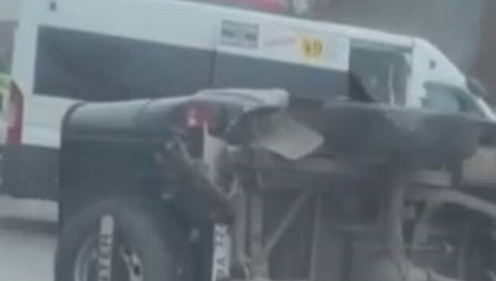 Возле железнодорожного вокзала Брянск–I после столкновения с маршруткой перевернулся УАЗ