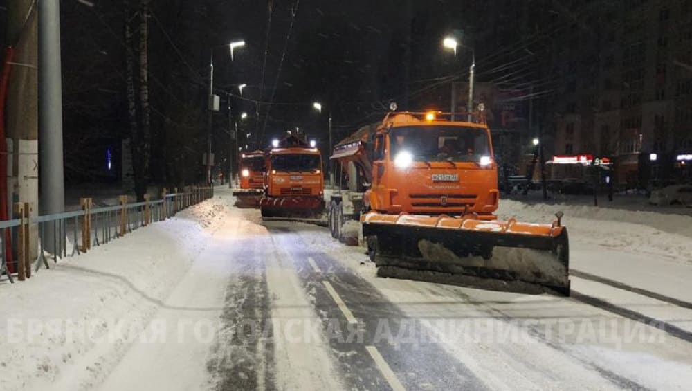 Дорожник Якубо назвал битву со снегом в Брянске работой в боевом режиме