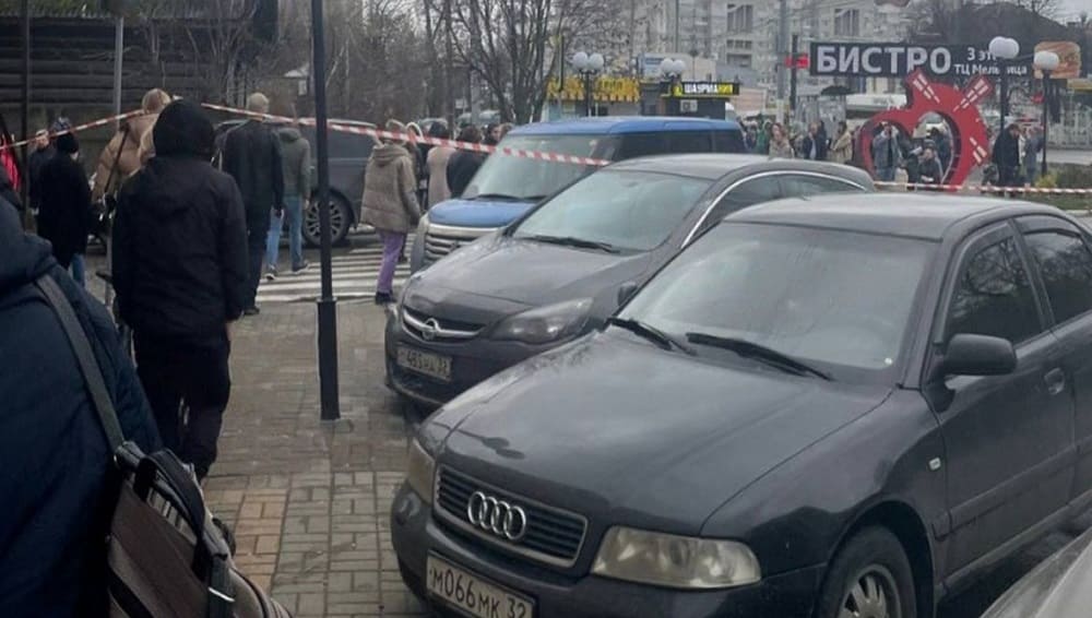 В Брянске утром 7 ноября эвакуировали людей из  ТЦ «Мельница» на улице Красноармейской