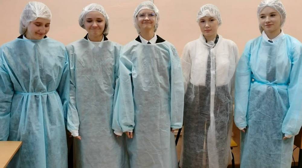 Медицинский колледж принял будущих фармацевтов и врачей из брянского лицея