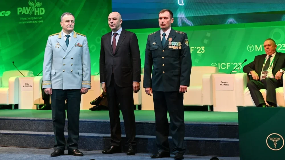Раненные украинскими террористами брянские таможенники получили медали «За храбрость»