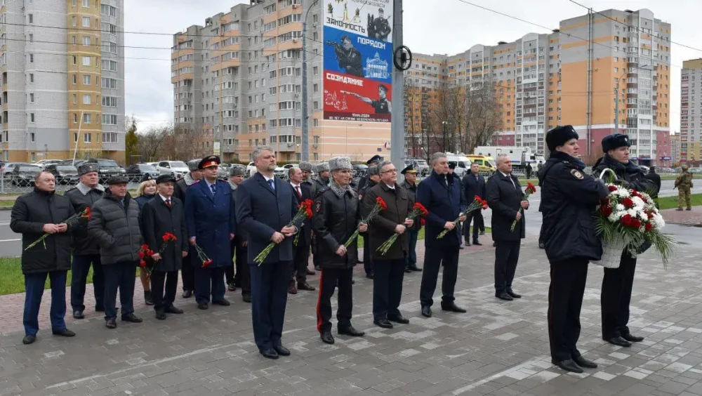 На открытие нового здания УМВД в Брянск приехал замглавы МВД Виталий Шулика