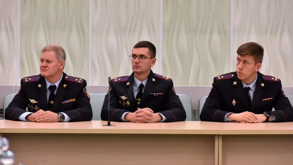 Брянский губернатор поблагодарил полицейских за нелегкую службу на благо страны