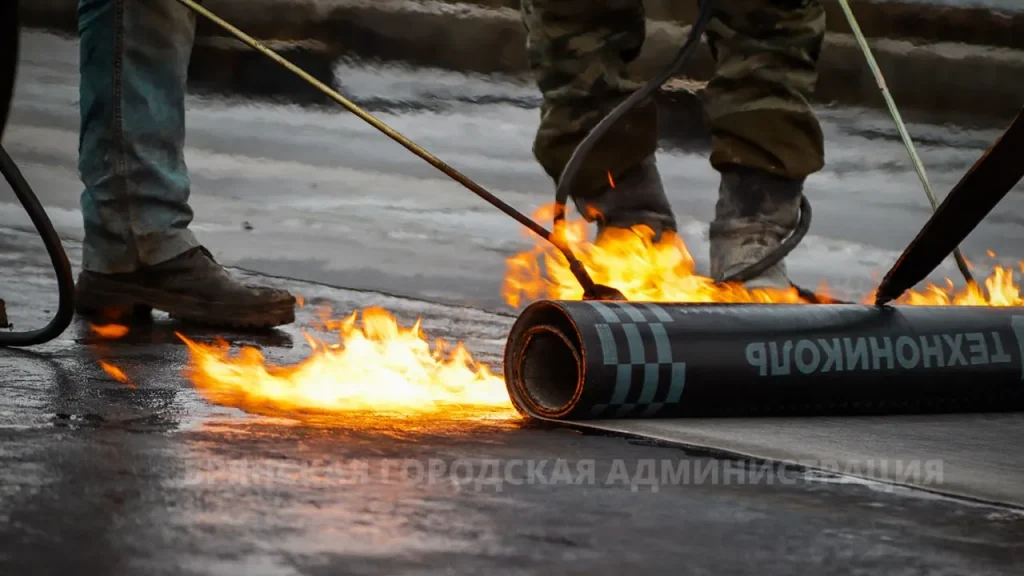 В Брянске на Славянском мосту появилось единое монолитное покрытие