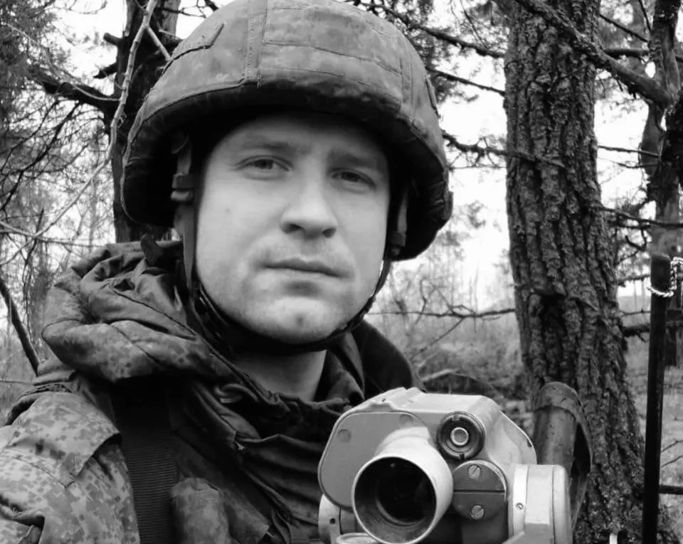В зоне проведения СВО погиб сотрудник МЧС из Брянска 36-летний Сергей Шпачков