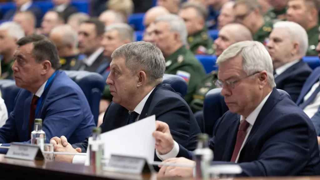 Брянский губернатор принял участие в конференции на тему укрепления обороны страны