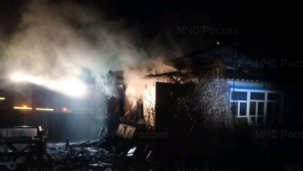 В Клинцовском районе Брянской области утром 18 ноября при пожаре погиб 55-летний мужчина
