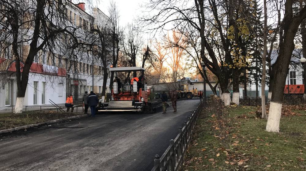 В Брянске начали ремонтировать проезд возле ДК БМЗ