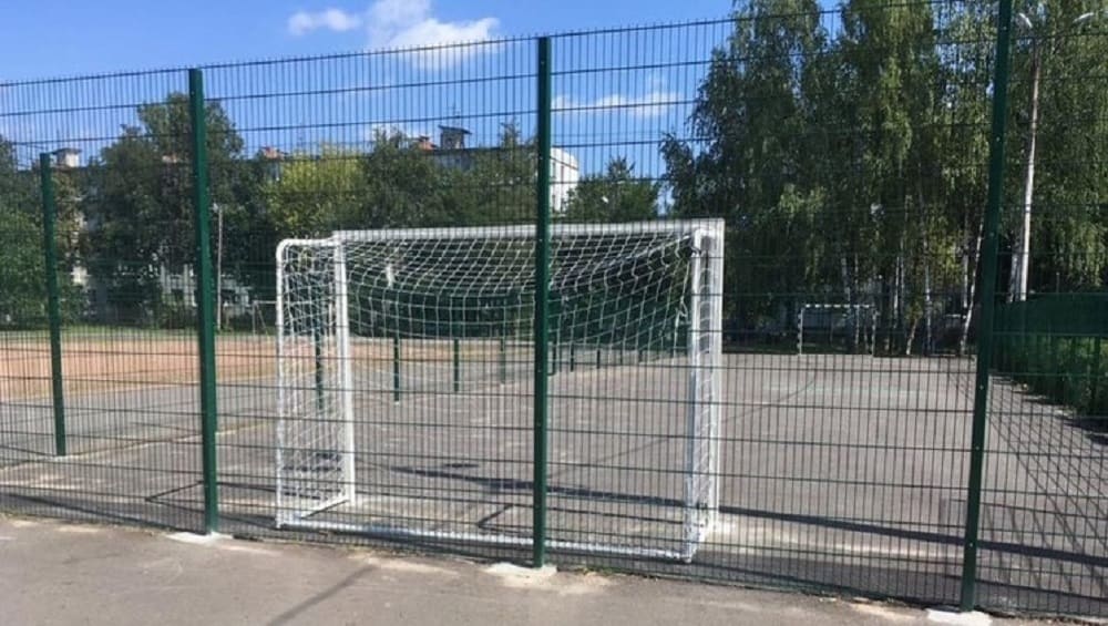 В Брянске подрядчика наказали за срыв сроков обновления школьной спортплощадки