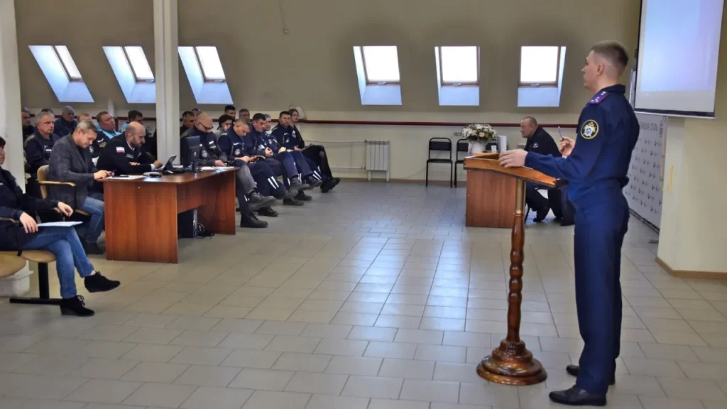 В Брянске сотрудники СК России встретились с работниками АО «ПО «Бежицкая сталь»