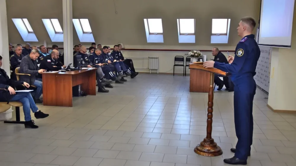 В Брянске сотрудники СК России встретились с работниками АО «ПО «Бежицкая сталь»