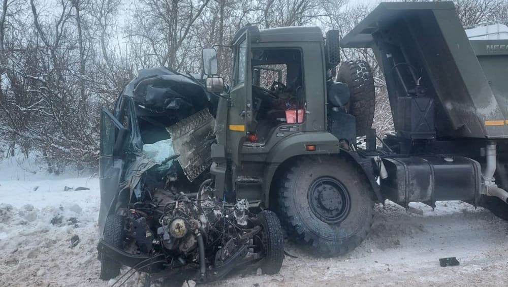 Под Карачевом Брянской области в массовом ДТП с КамАЗом погибли три человека