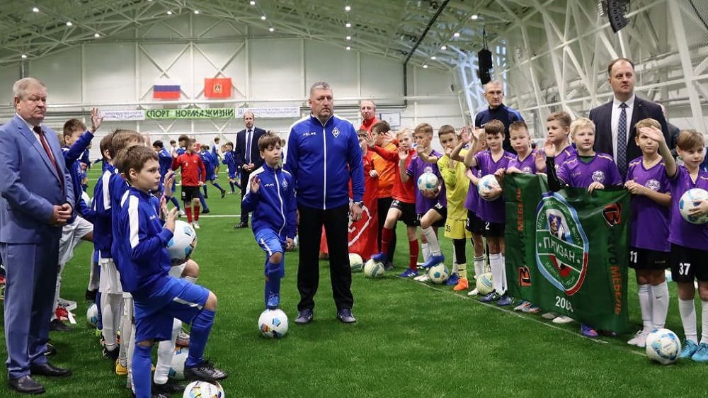 В Бежицком районе Брянска 28 декабря открыли футбольный манеж