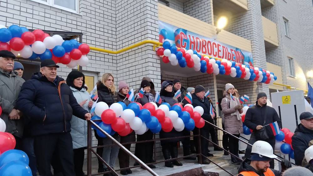 В Брянске 138 новых квартир получили переселенцы из аварийного жилья