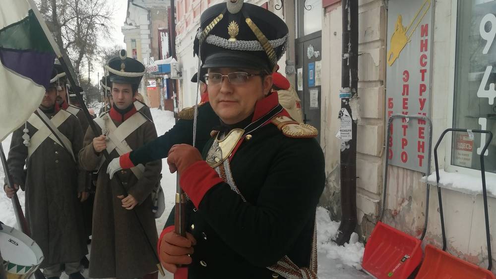 По Севску прошли воины графа Каменского полка