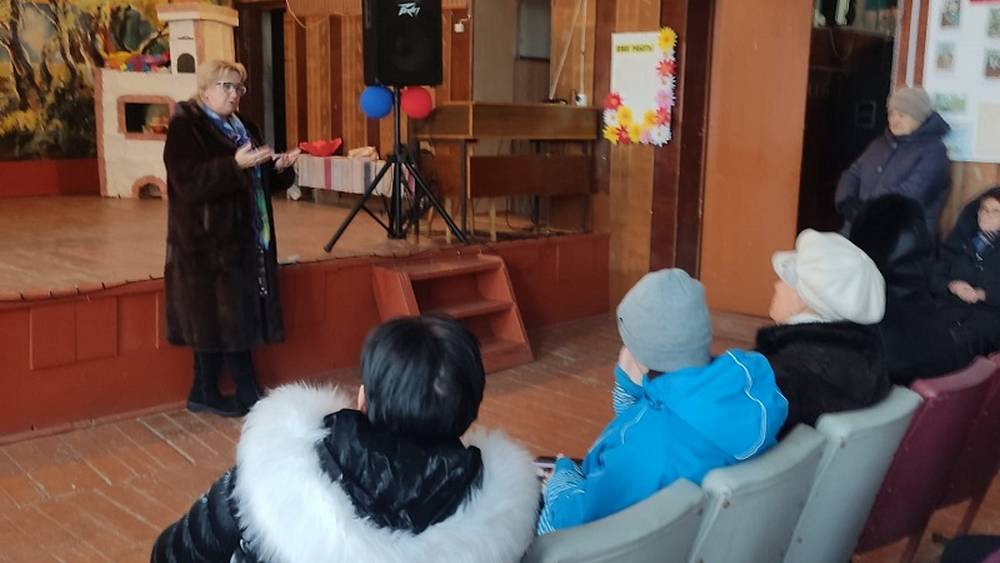 Брянским женщинам рассказали о мерах поддержки семей с детьми