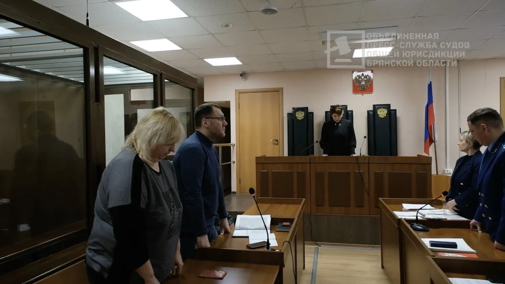Завхоза брянской гимназии № 5 Ларису Католикову освободили из-под домашнего ареста