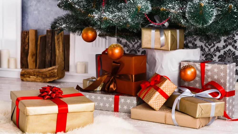 Tele2 дарит новогодние подарки за клиентов