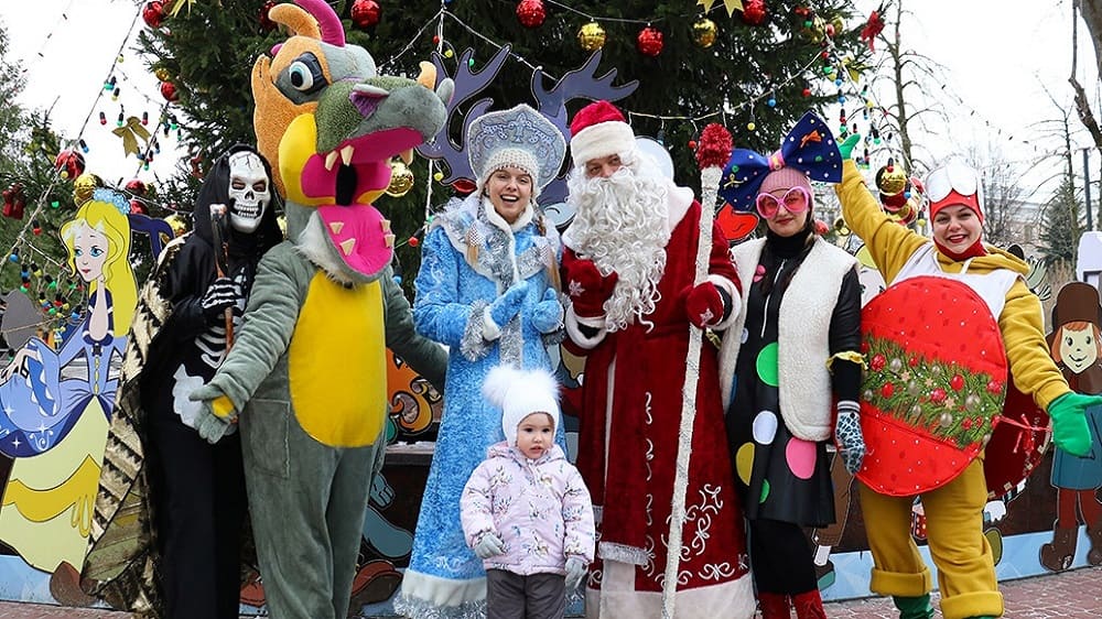 В Круглом сквере Брянска 22 декабря открыли главную новогоднюю ёлку города