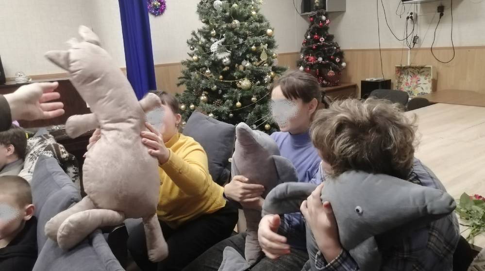 Брянский ансамбль «Бабкины внуки» подарил новогоднее чудо детям-инвалидам