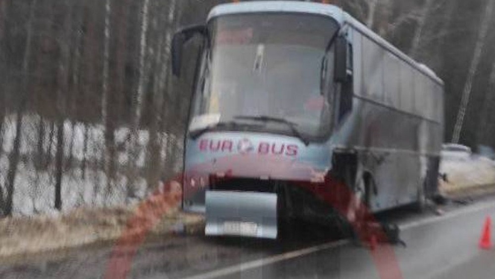 Под Унечей Брянской области на трассе разбился пассажирский  автобус