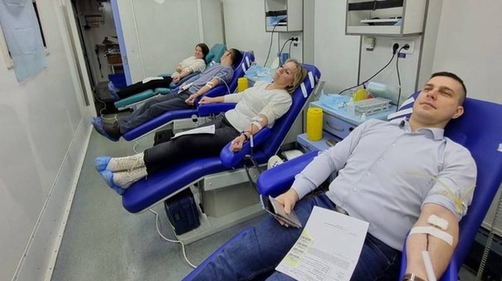 Сотрудники «Брянскэнерго» сдали более 20 литров донорской крови