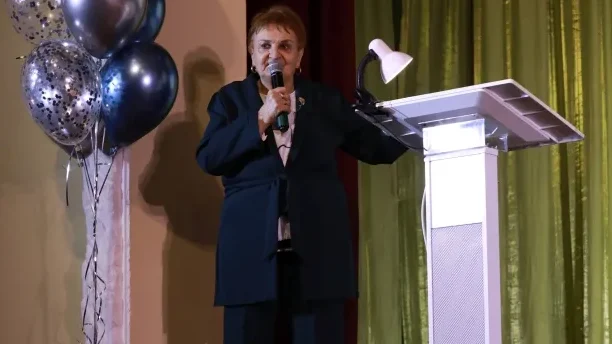 В Клинцах на 77-м году жизни скончалась бывший директор гимназии Лариса Мартыненко