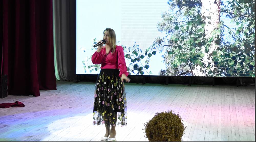 В Локотском Доме культуры прошел концерт «Поклон земле родной»