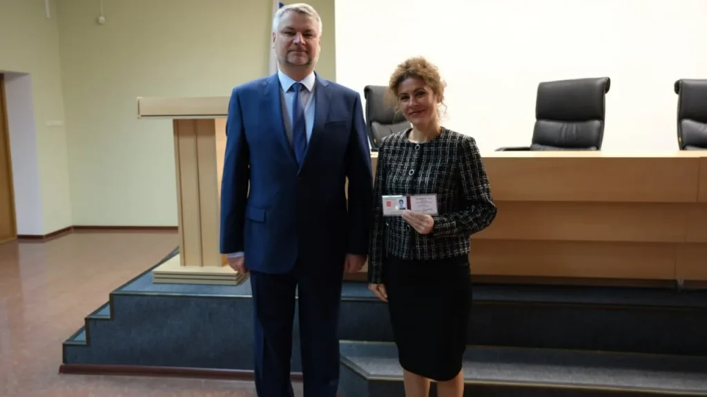 В Брянском областном суде вручили удостоверения назначенным федеральным судьям