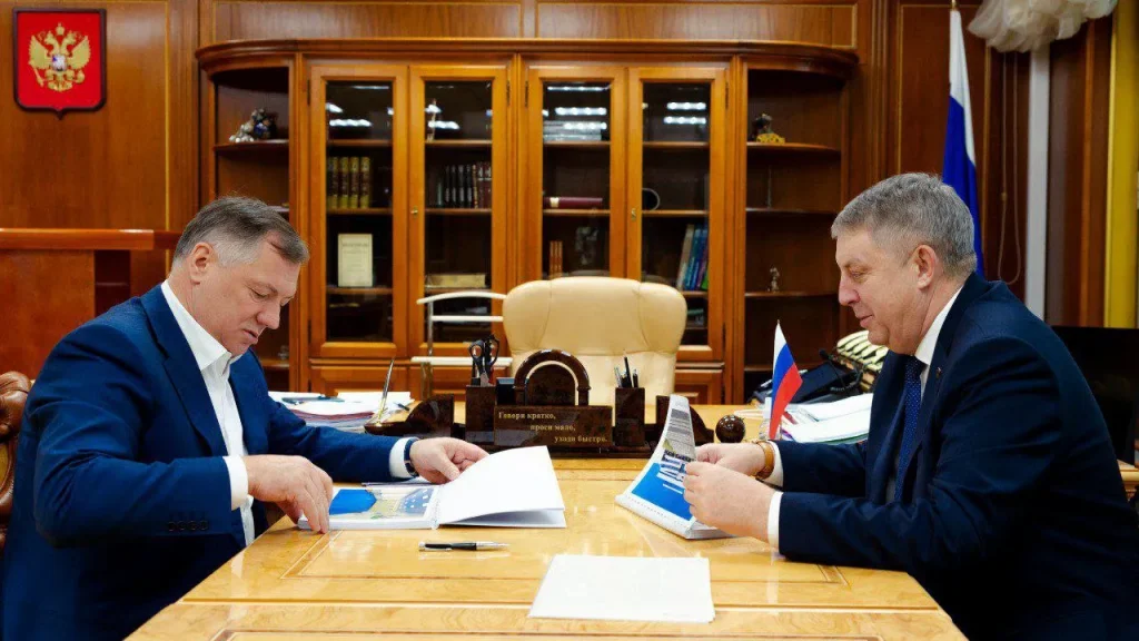 Брянский губернатор пригласил Марата Хуснуллина на открытие больницы и поликлиники