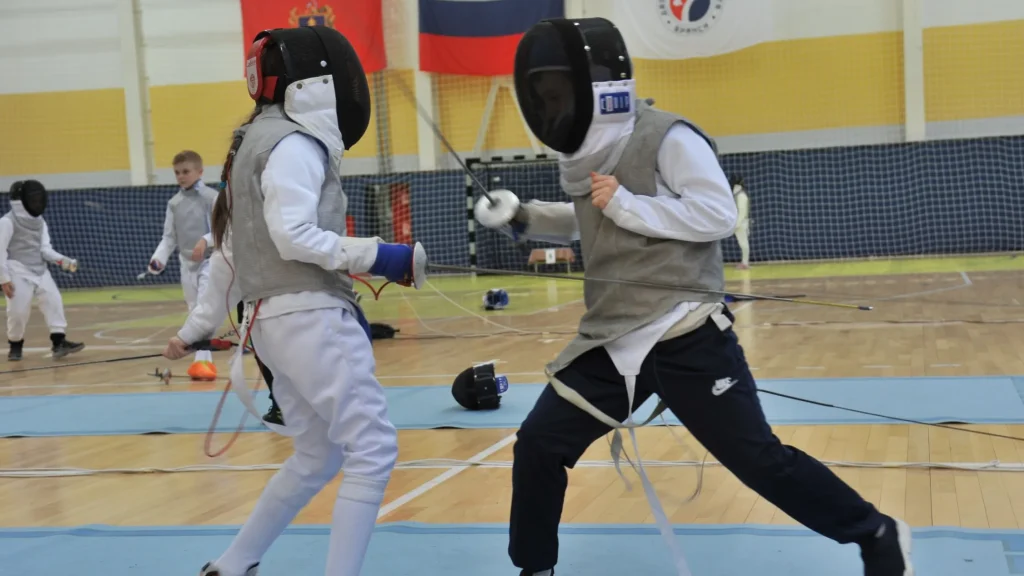 В Брянской области впервые в истории начались соревнования по фехтованию