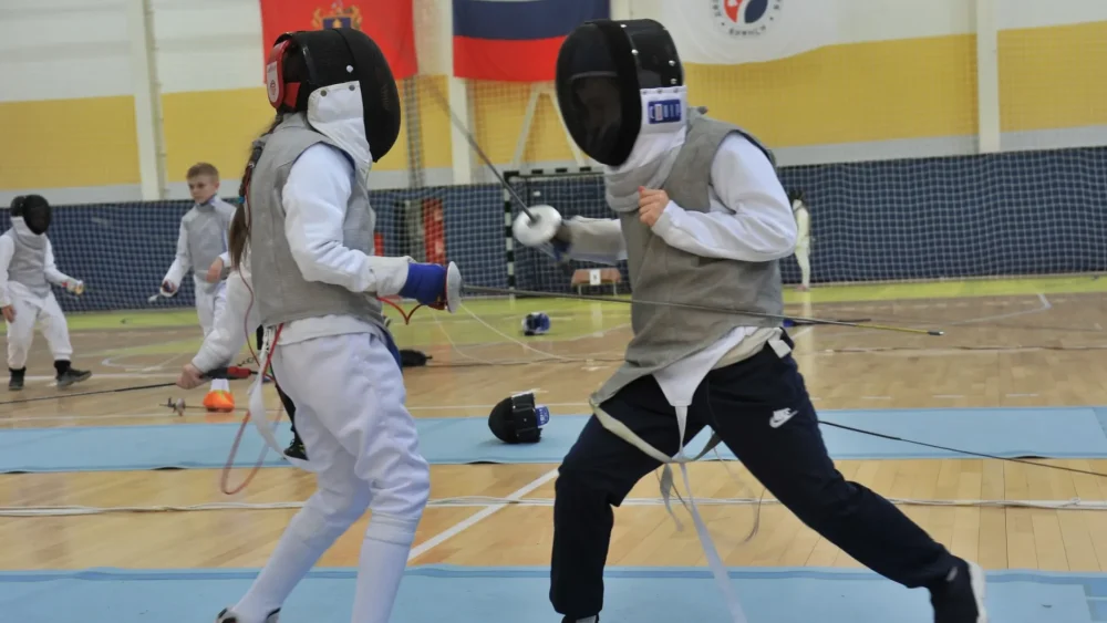 В Брянской области впервые в истории начались соревнования по фехтованию
