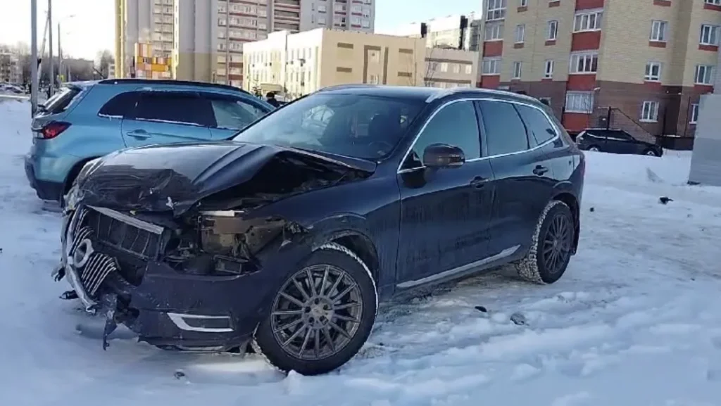 В центре Брянска 72-летняя гонщица устроила аварию и едва не убила пешеходов