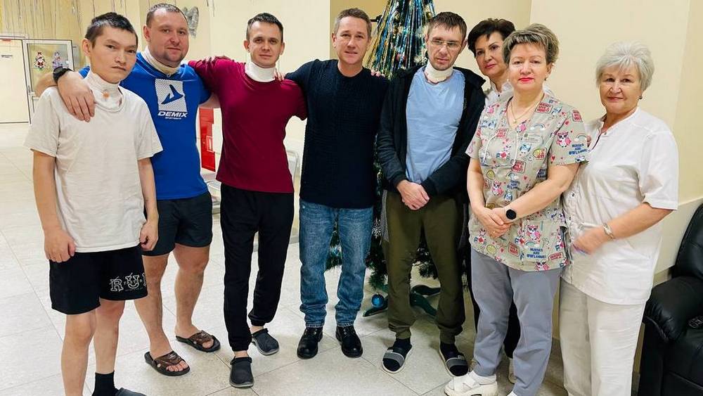 Брянский актер Антон Шагин навестил раненных в зоне СВО бойцов