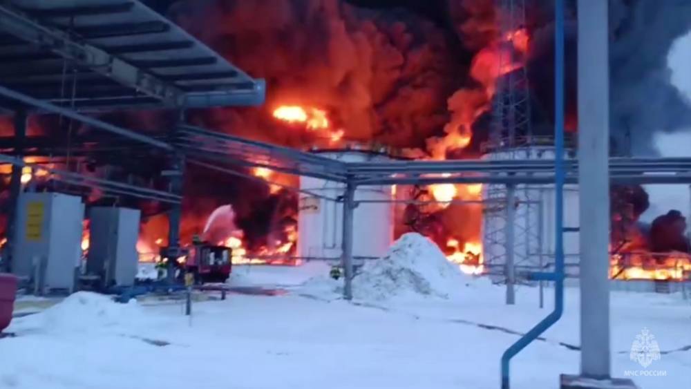 Пожар на Клинцовской нефтебазе после атаки дроном доказал устарелость норм