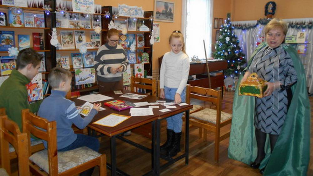 Брасовские библиотекари познакомили детей с чародеем малахитовых сказов