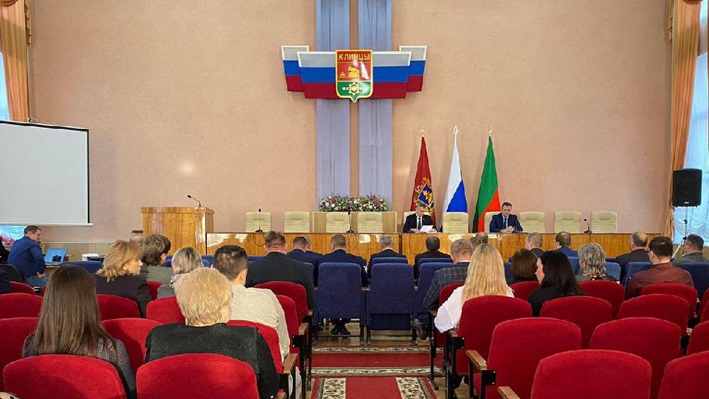 Клинцовские депутаты утвердили герб и флаг города