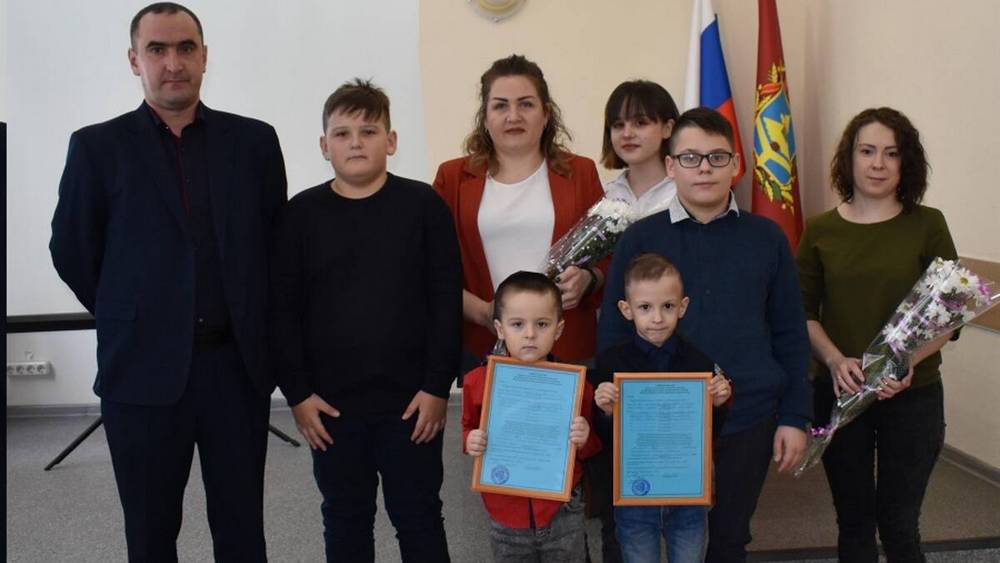 В Клетнянском районе в 2023 году три многодетные семьи приобрели жилье за счет казны