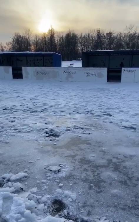 Угрожающий каток-костолом залили в Комаричах