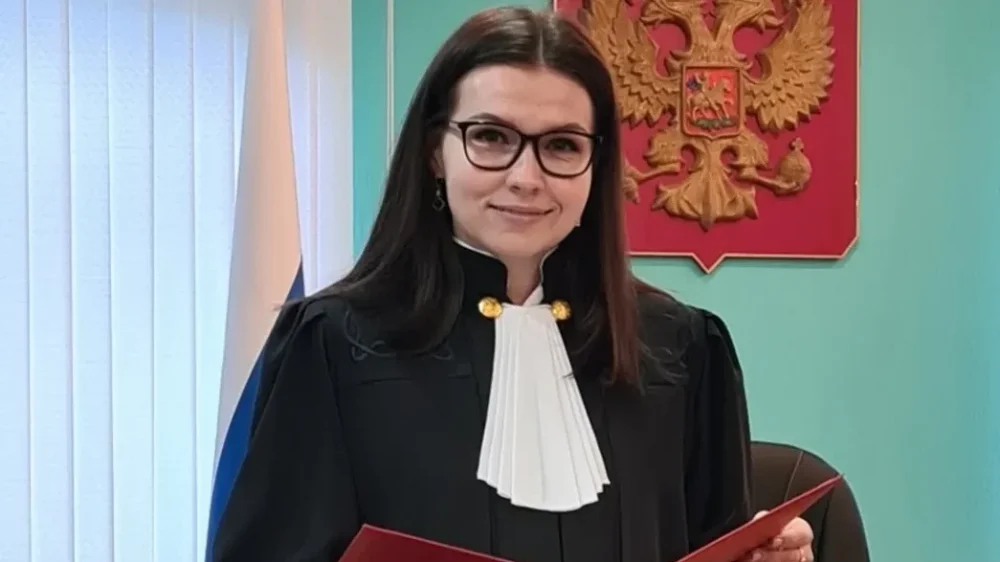 В Бежицком районном суде Брянска принесла присягу судья Анастасия Коваленко