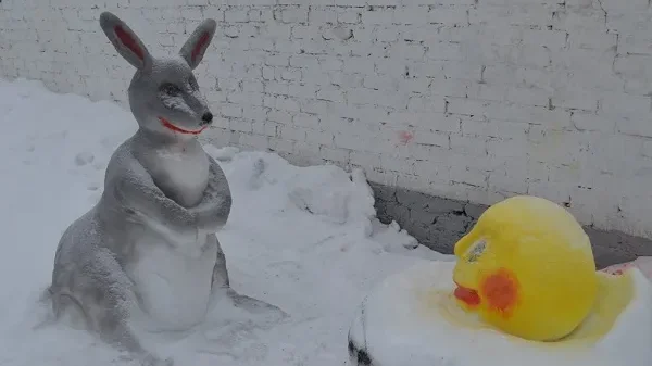 В брянской колонии № 2 осужденных провели конкурс на лучшую снежную фигуру