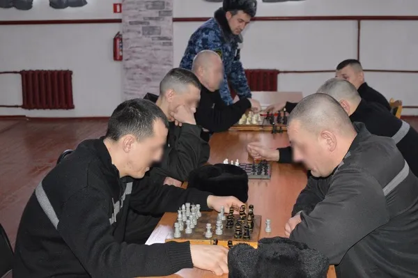 В брянской колонии № 2 осужденных провели конкурс на лучшую снежную фигуру