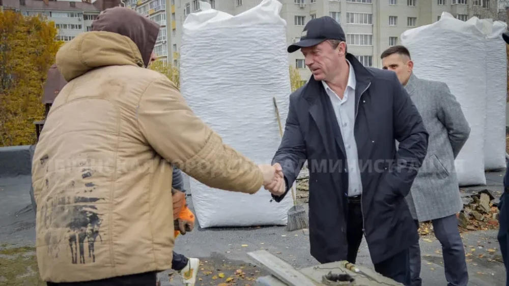 В Брянске завершился капитальный ремонт крыш учреждений образования