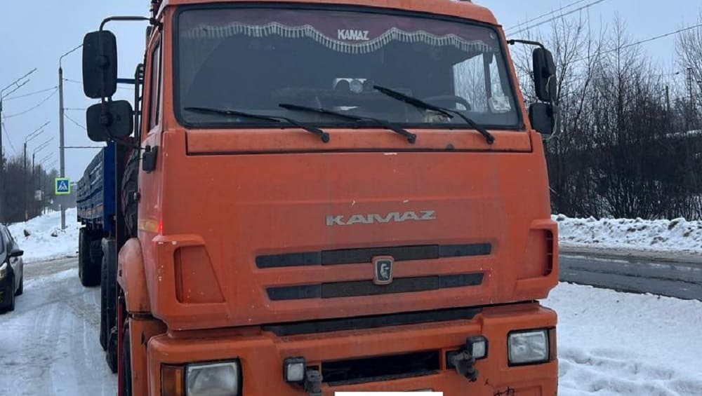 В Брянске автоинспекторы задержали грузовик КамАЗ с неисправными тормозами