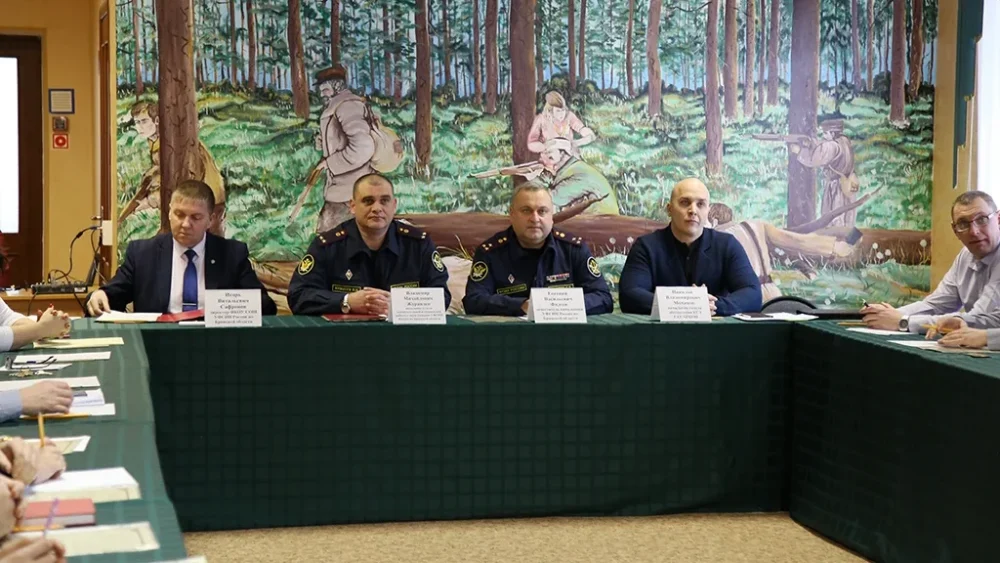 областная писательская организация. улица 3 интернационала 11 брянск. габо архив брянской области. брянск хрустальный зал правительства чествование ветеранов га. брянск архив.