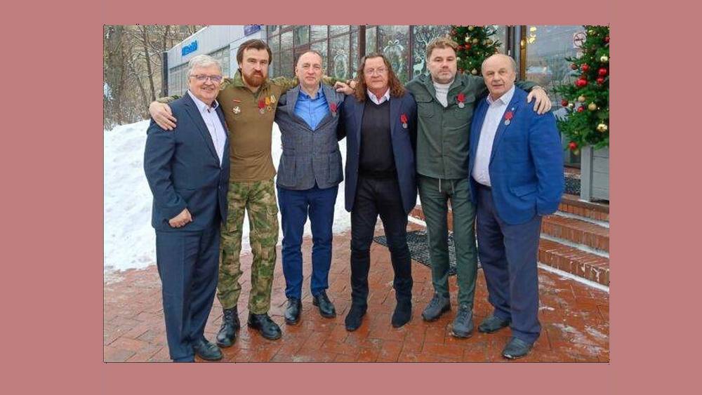 Медаль ордена «За заслуги перед Отечеством» вручили писателю с брянскими корнями