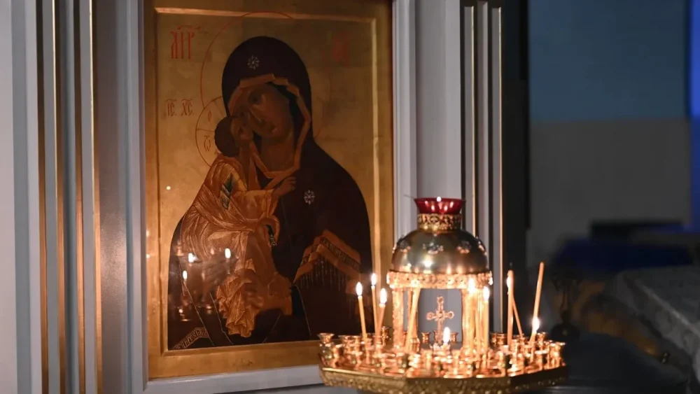 В Рождественский сочельник митрополит совершил в Брянске литургию и великую вечерню