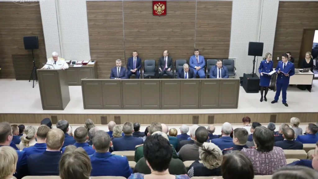 Брянские депутаты поздравили прокурорских работников с профессиональным праздником