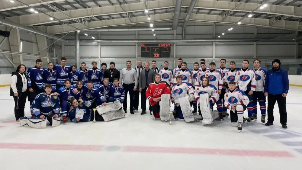 В Брянске завершился региональный этап соревнований по хоккею «Золотая шайба»