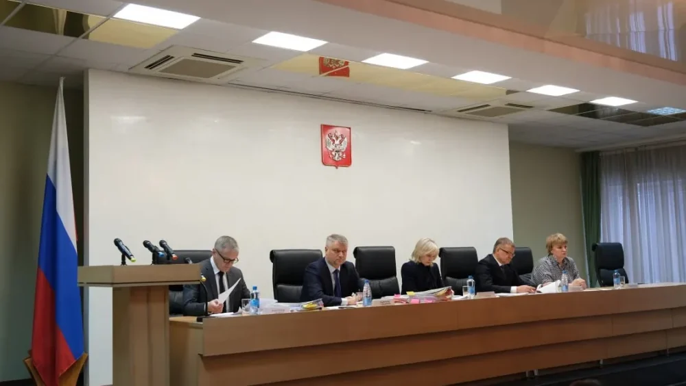 В Брянске двоим прокурорским работникам дали согласие на переход в суд